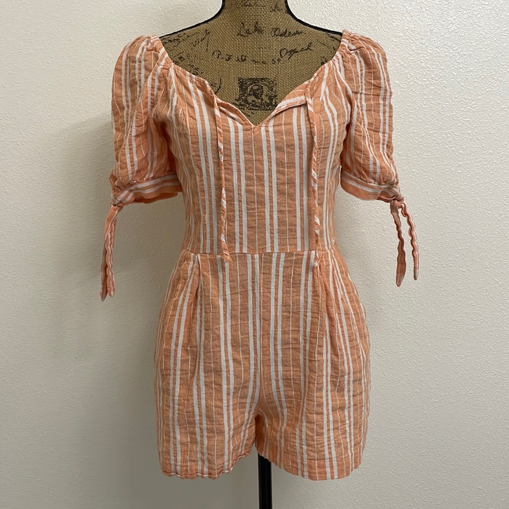 BCBGeneration striped keyhole tie cuff romper